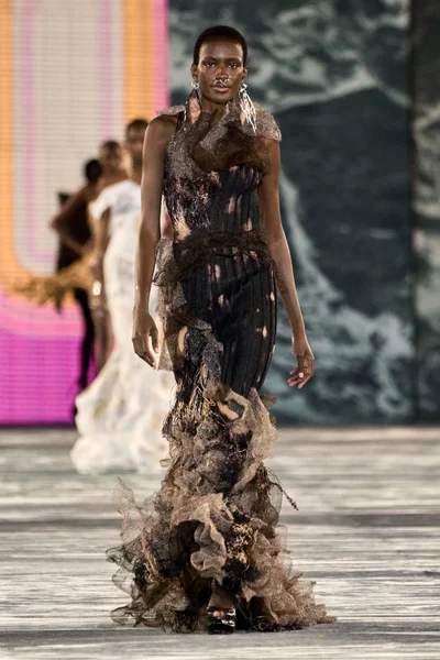 Look 1